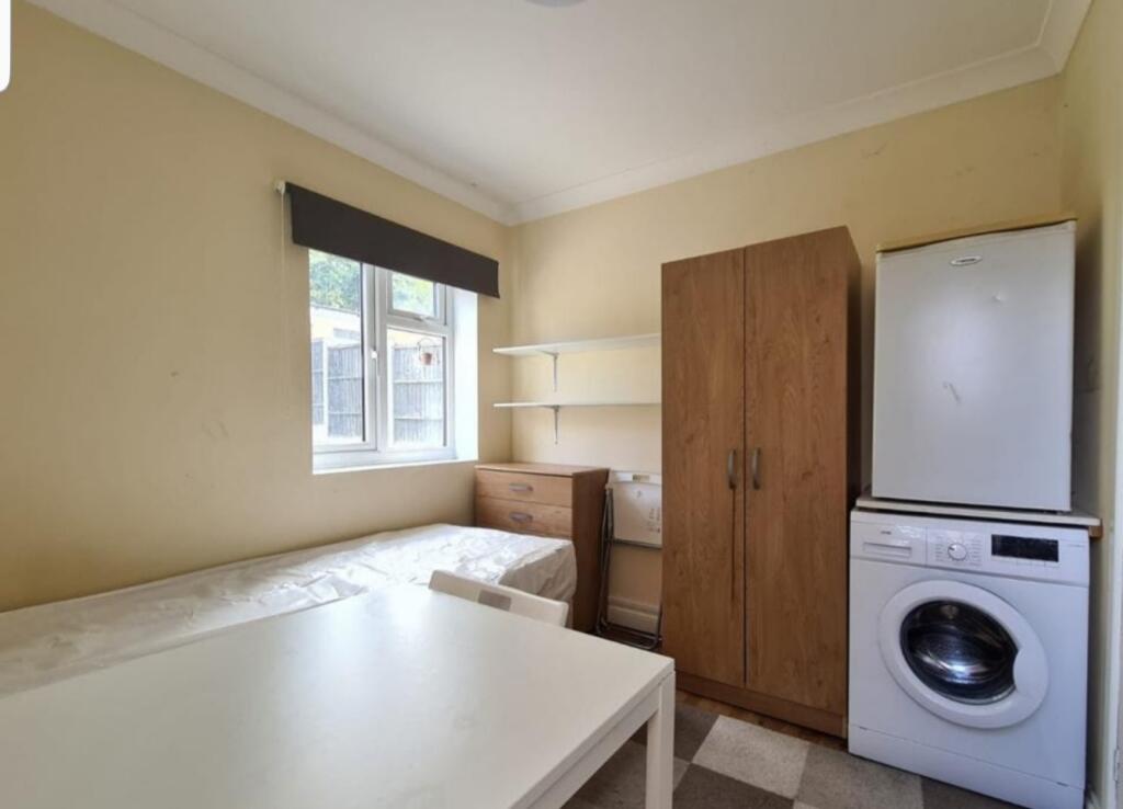 Main image of property: Studio Flat, Kenwyn Drive, Neasden, NW2