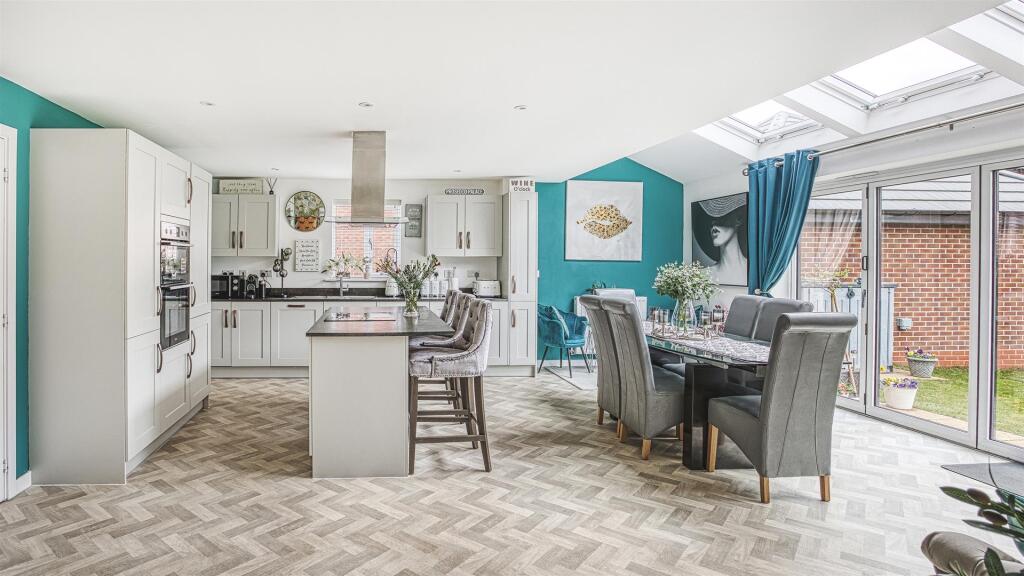 Brettingham Drive, Kedleston Grange, Allestree photo 3