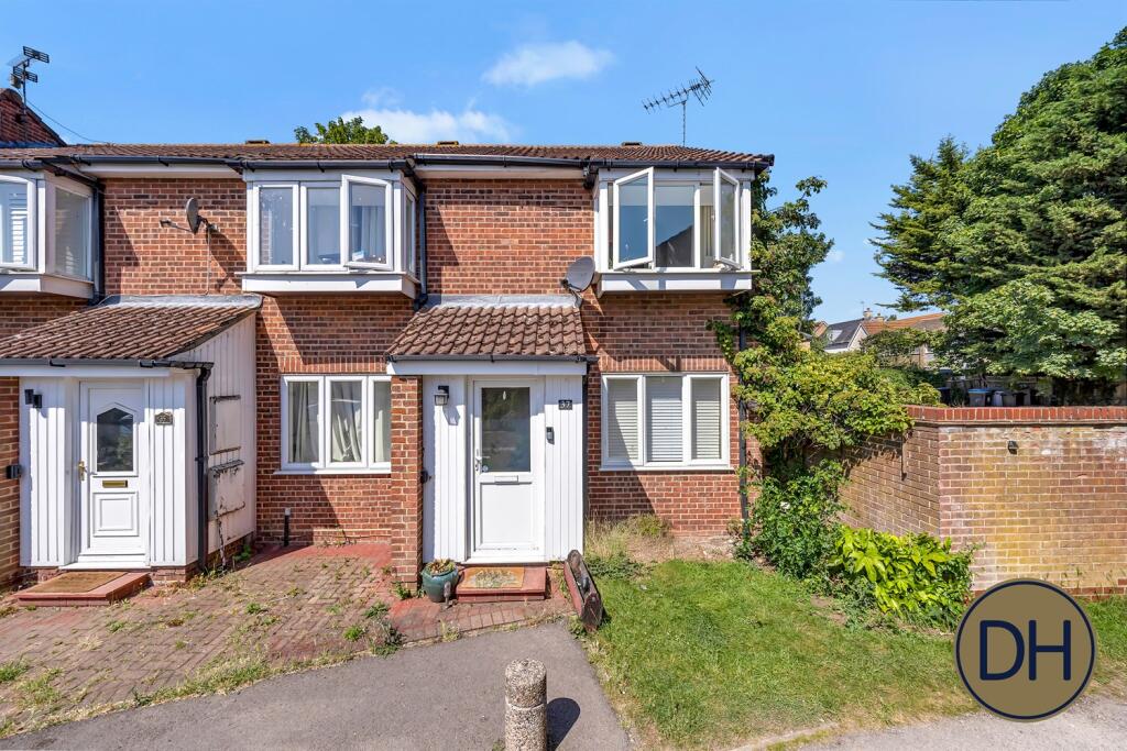 Main image of property: Beaufort Close, North Weald, Essex CM16