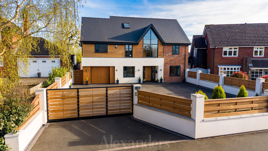 4-bed detached on Main Street, Carlton, £1,100,000