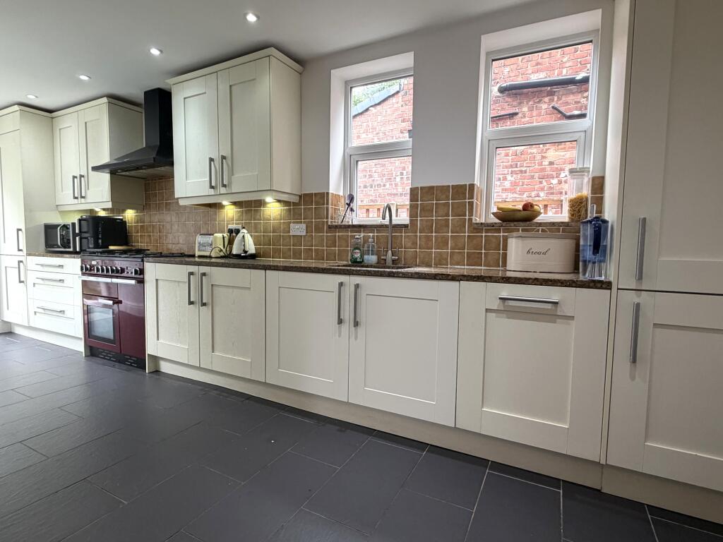 House in Stockport, Woodsmoor - View 5
