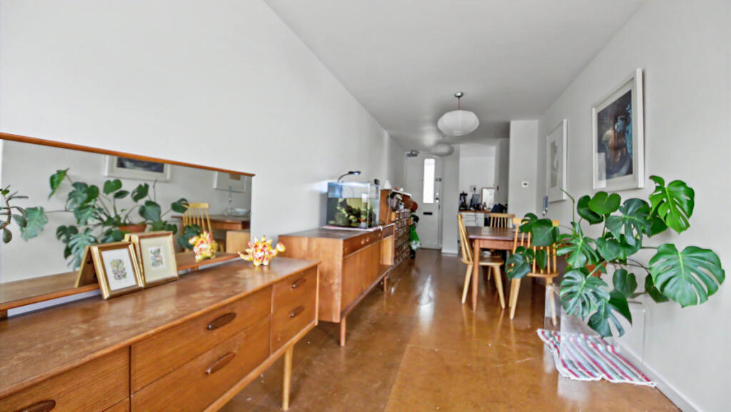 Apartment in London - More