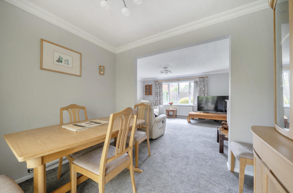 Furzehall Avenue, Fareham, Hampshire, PO16 photo 3