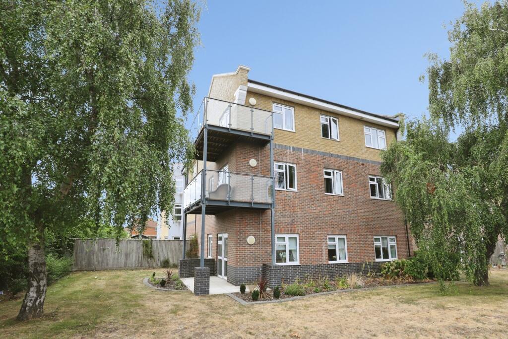 Main image of property: North Street, Milton Regis, Sittingbourne, Kent, ME10