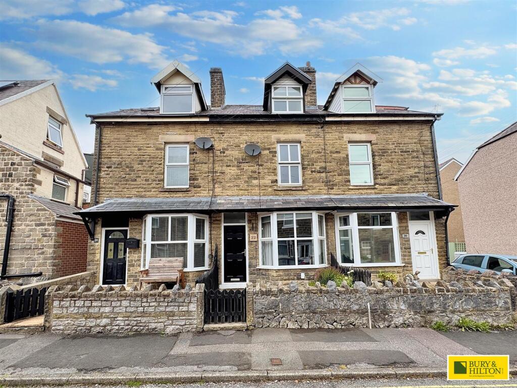 2-bed terraced on Hollins Street, Buxton, £190,000