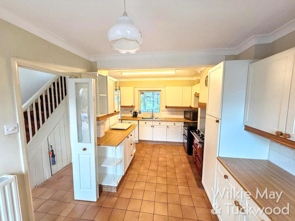 House in Taunton - View 5