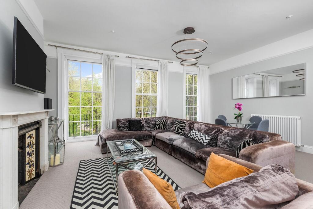 House in Worthing, West Sussex - View 2