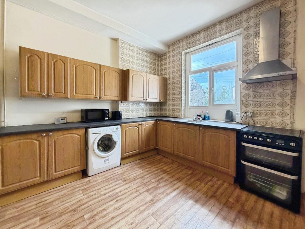 House in Bradford - View 5