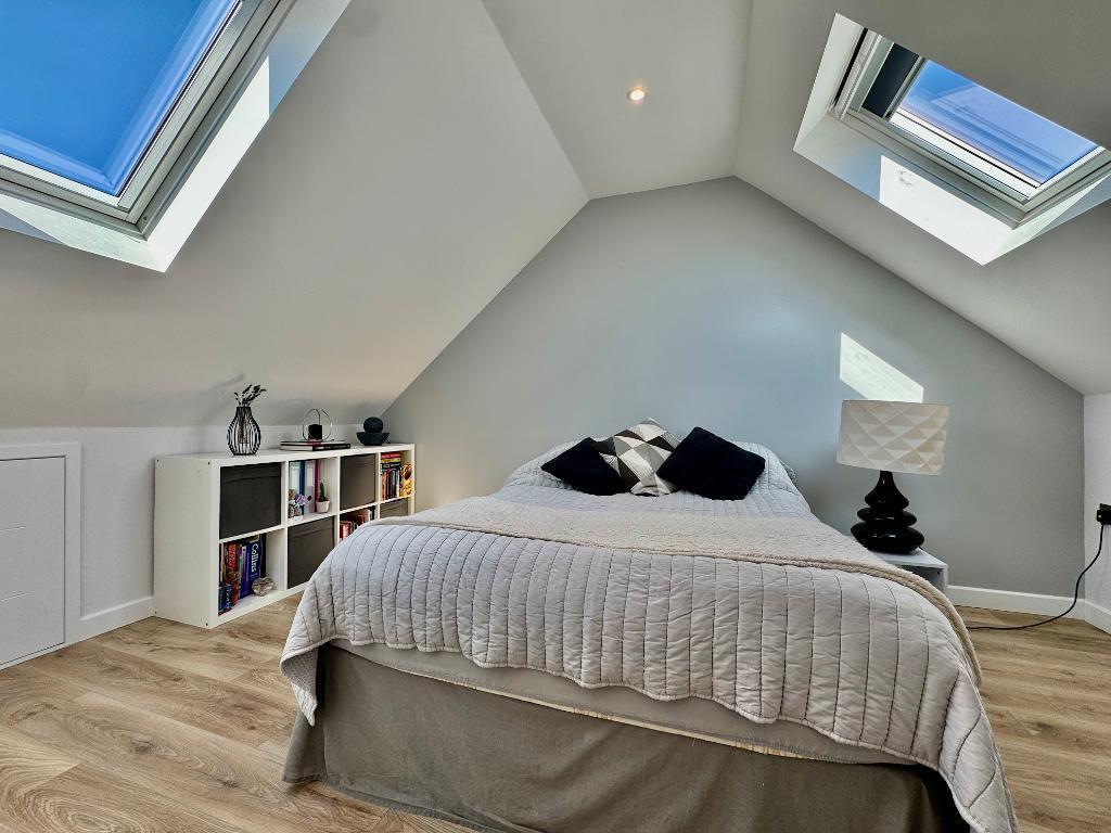 Clevedon Road, Stopsley, Luton, Bedfordshire, LU2 9EB photo 4