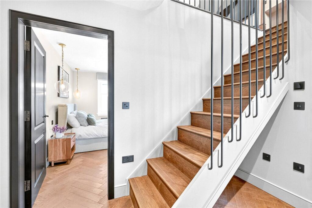 Apartment in London - View 5