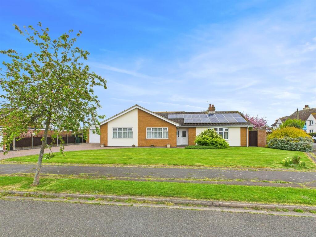 4-bed bungalow on Kipling Drive, Sandilands, £399,950