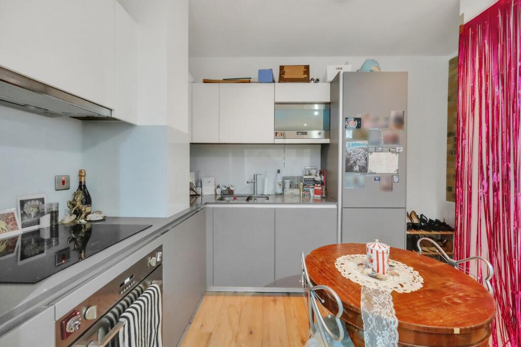 Apartment in London - View 2