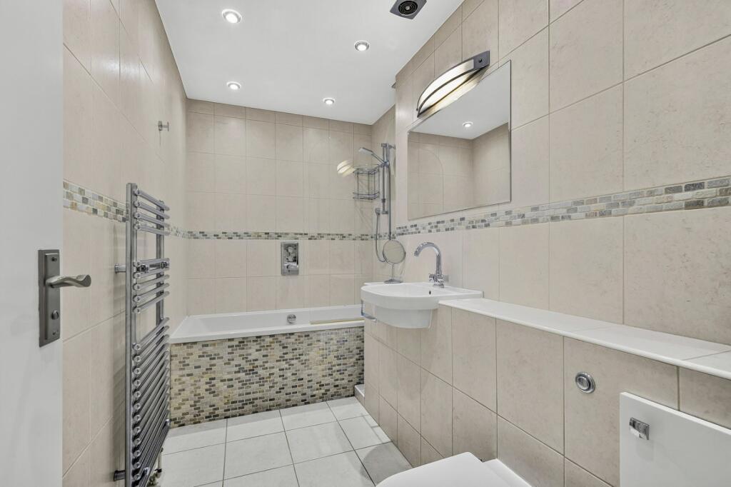 House in London, Millwall, Isle of Dogs - View 4