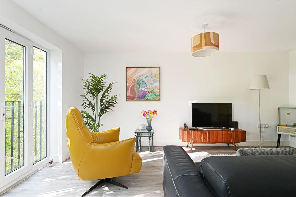 Apartment in Chesterfield, Derbyshire - View 5