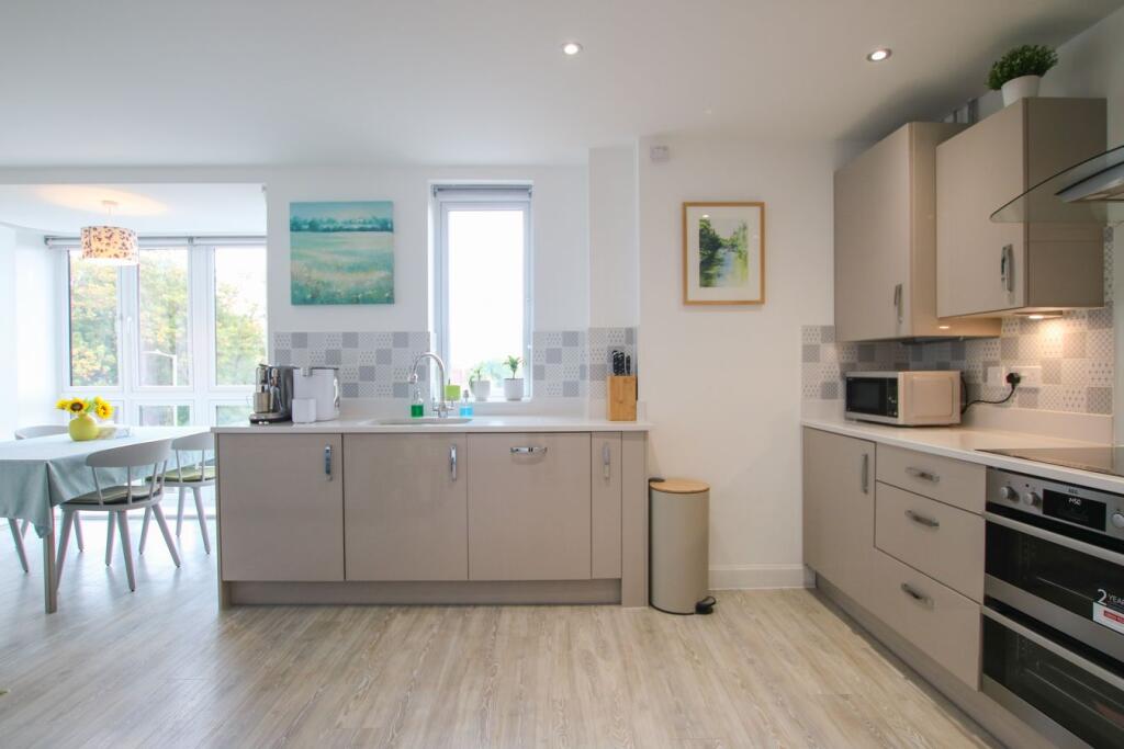 Apartment in Wokingham - View 5