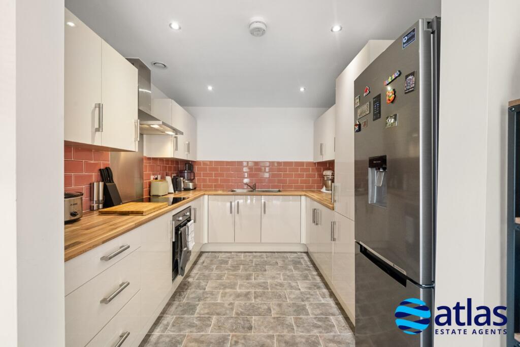 Booker Avenue, Allerton, L18 photo 4