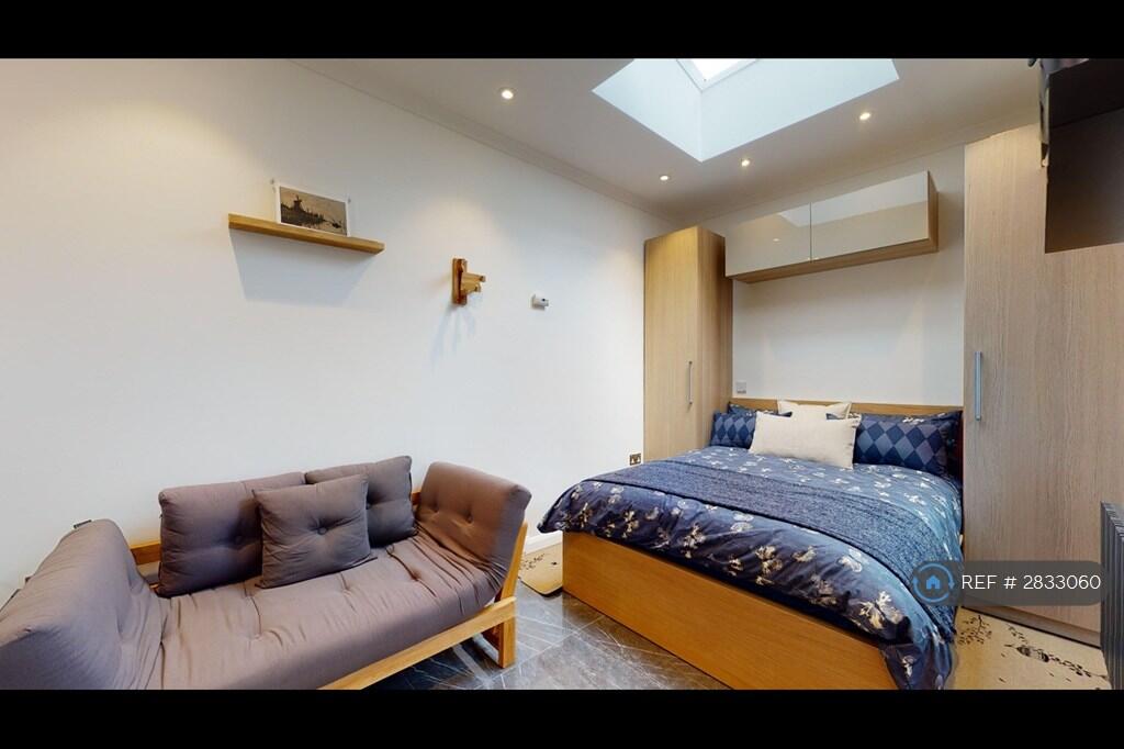 Main image of property: Bedford Hill, London, SW12