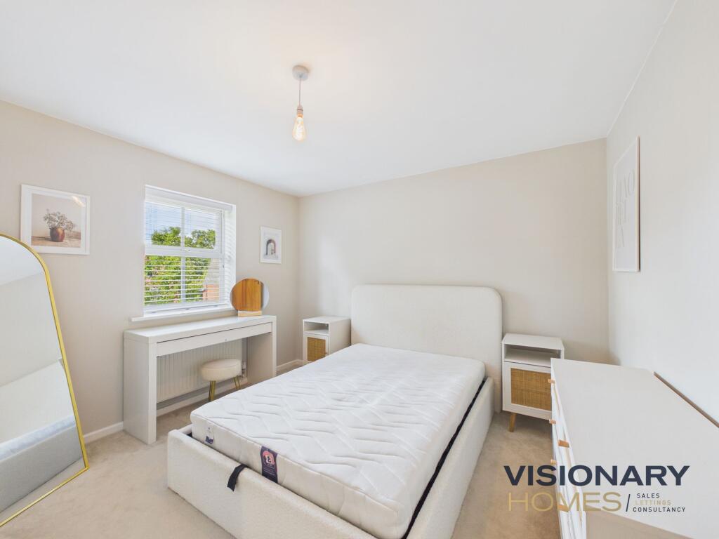 Apartment in Lichfield, Burntwood - View 4