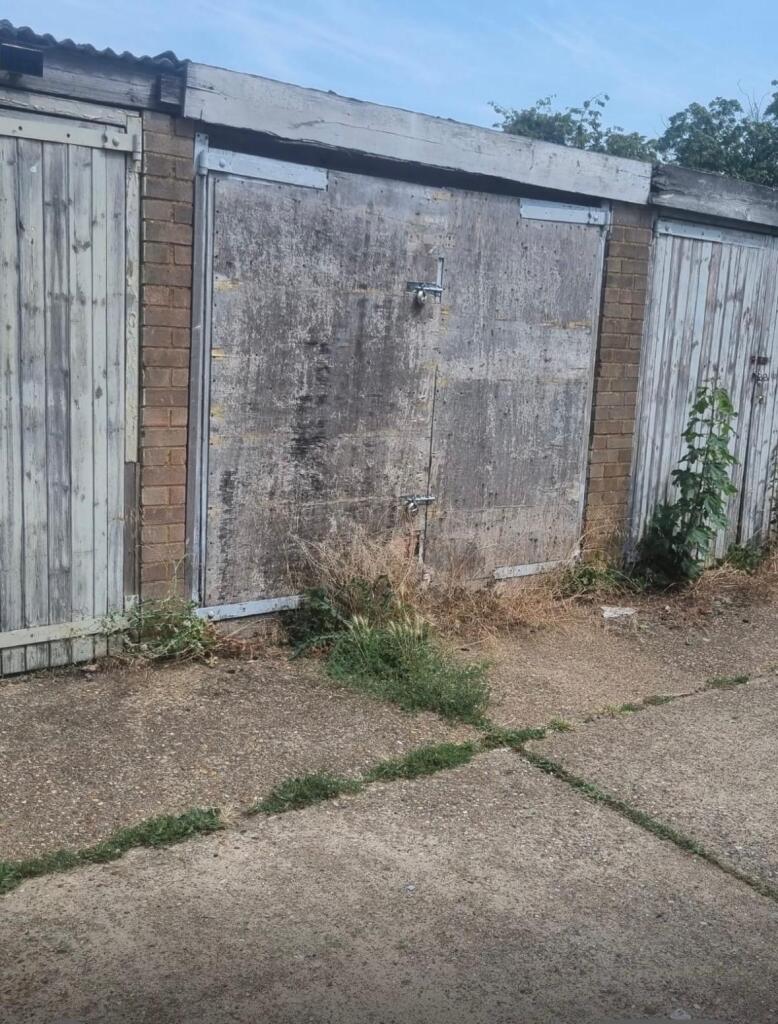 Main image of property: Thornbush, Basildon, Essex, SS15