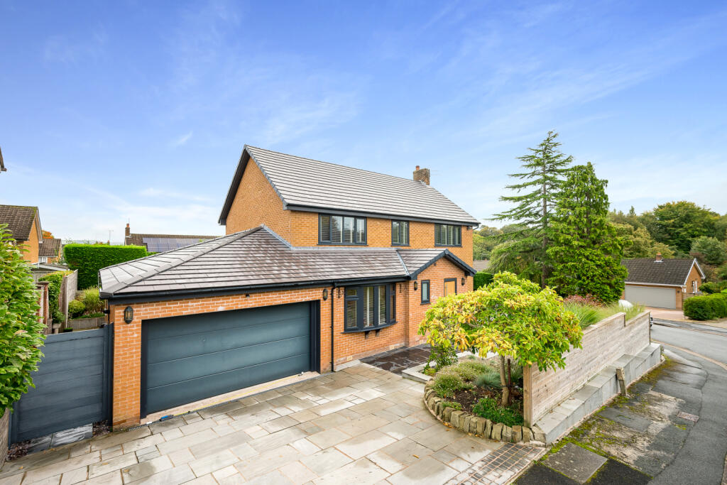 Castleford Drive, Prestbury, Cheshire East, SK10 photo 4