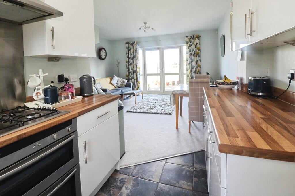 House in Lincoln - View 5