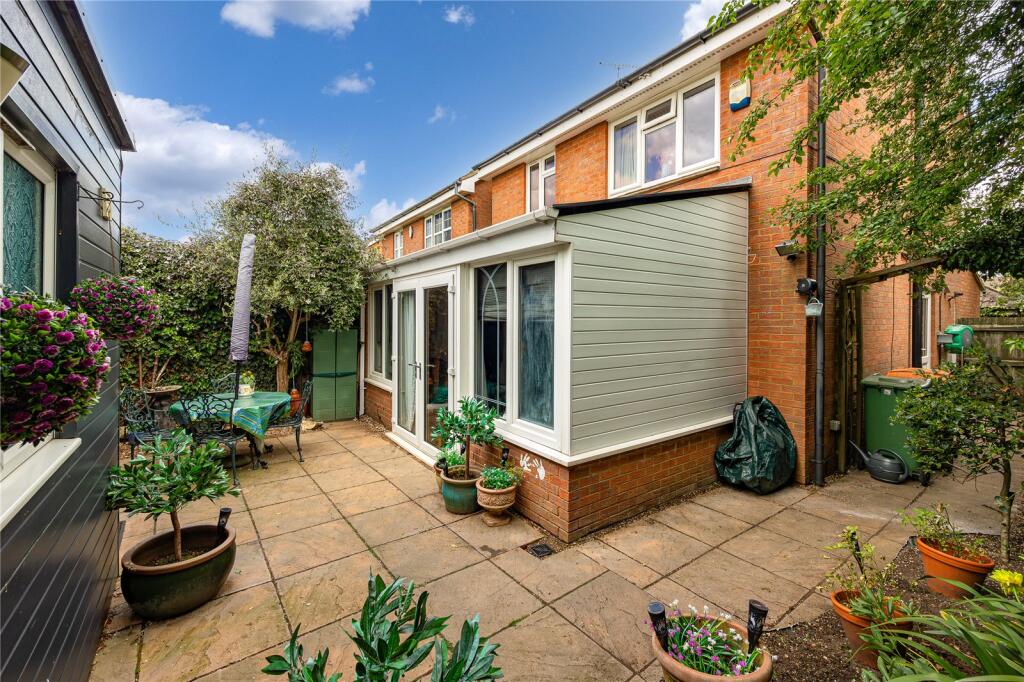 Randall Drive, Toddington, Bedfordshire, LU5 photo 4