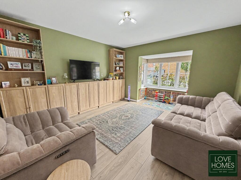 Bowlands Lane, Catterall, Lancashire, PR3 | 4 Bedroom Family Home | 1223 sqft photo 3