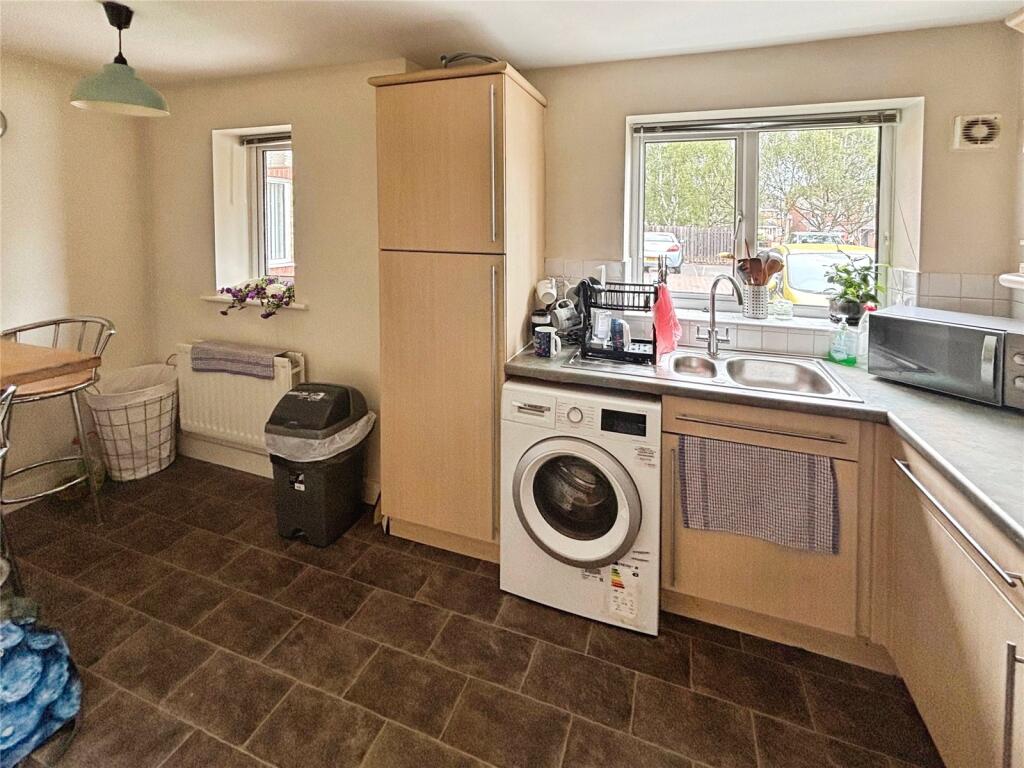 Langsett Court, Doncaster, South Yorkshire, DN4 photo 4