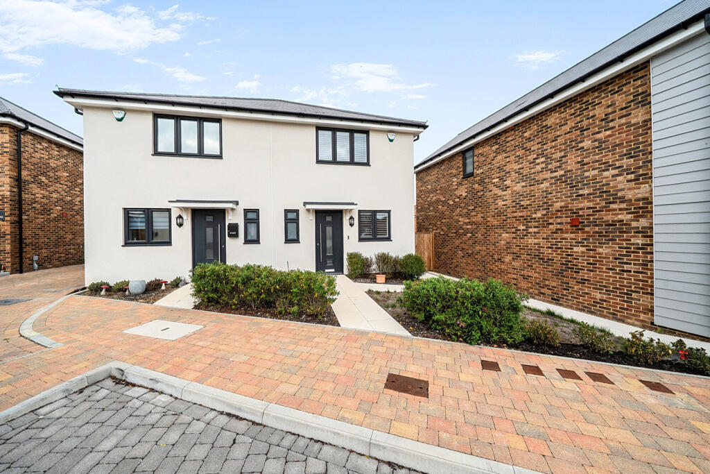 Main image of property: Lambs Close, Hextable, Swanley
