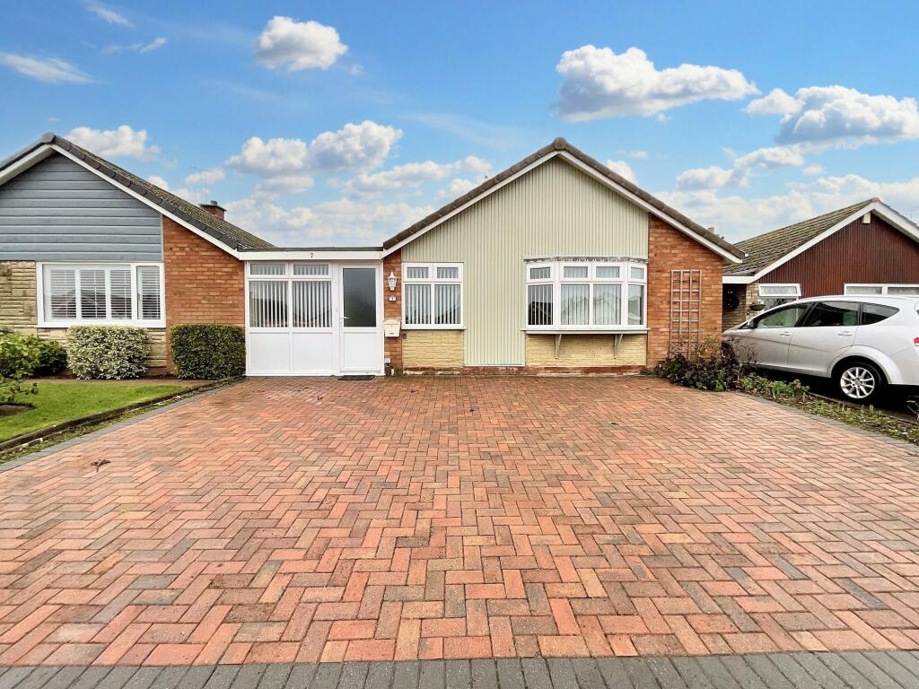 2-bed detached on Birch Close, Stafford, ST17, £280,000