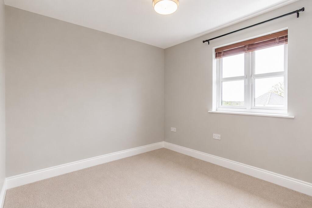 Apartment in Wiltshire, Haydon Wick - View 5