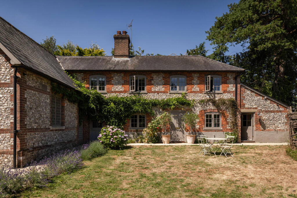 House in Salisbury - More