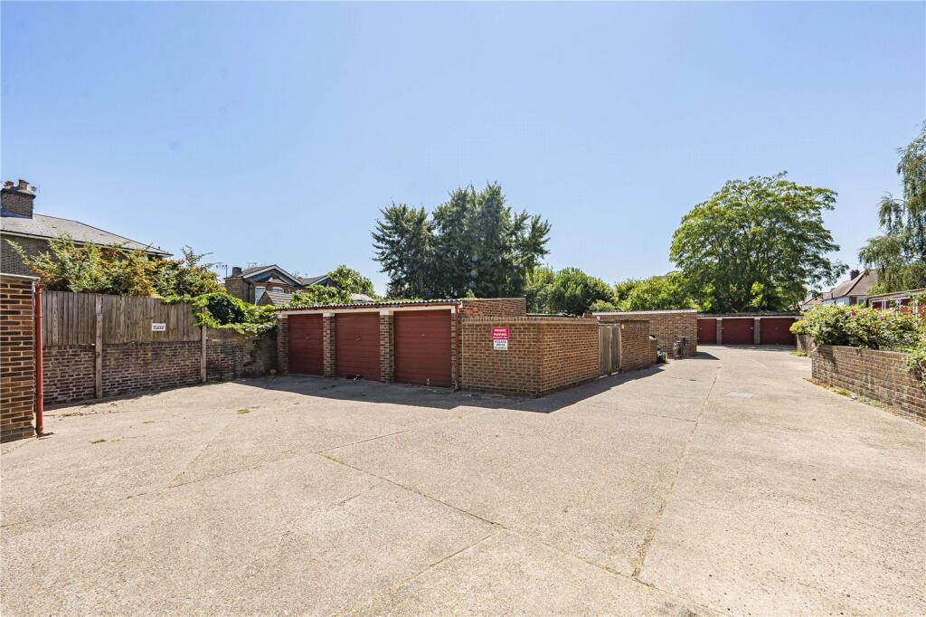 Apartment in London, Spring Grove - View 5
