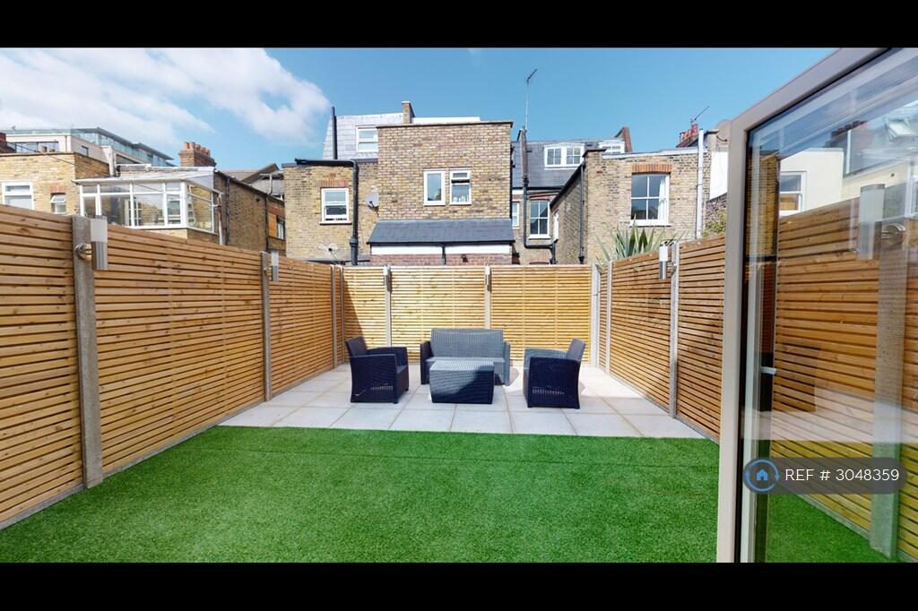 House in London - View 5