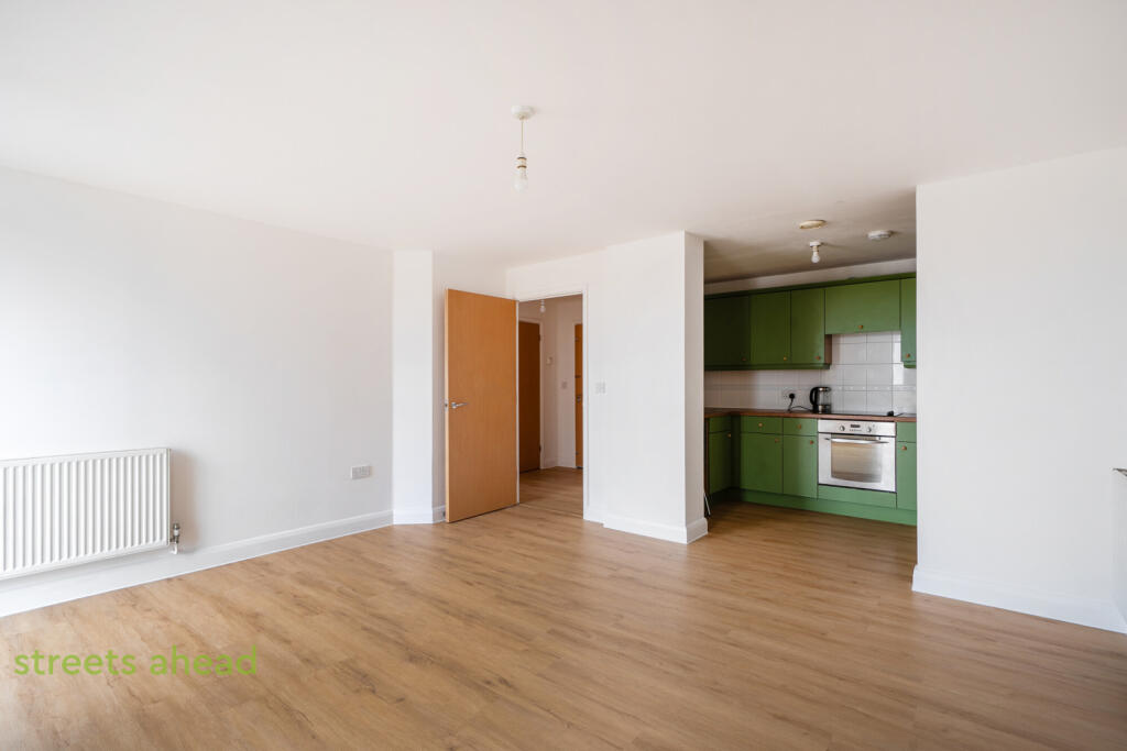 Apartment in Croydon - View 5