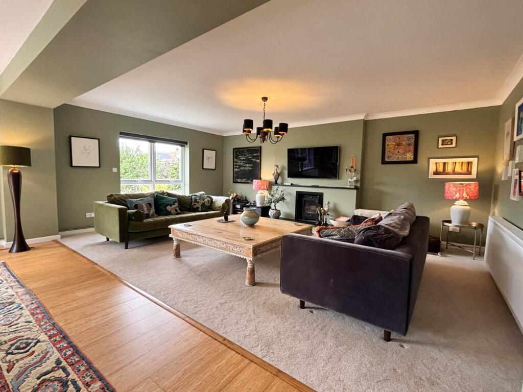 House in Swindon - View 4