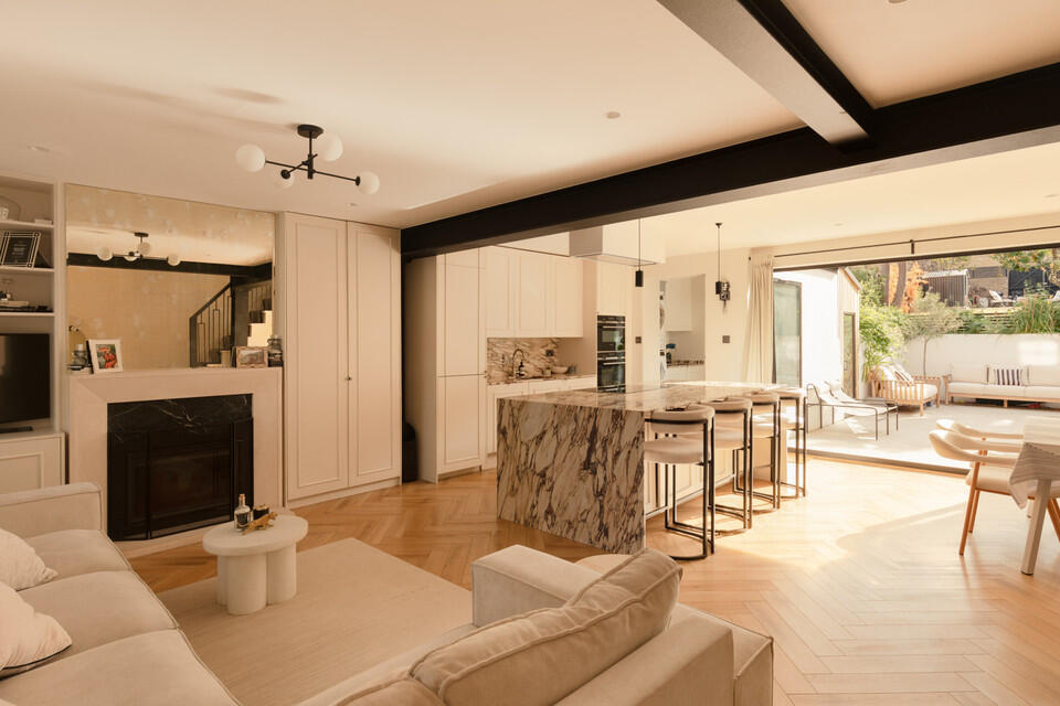 House in London - View 2
