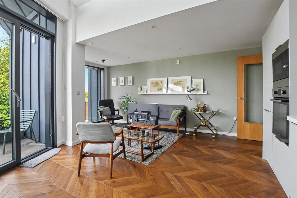 Apartment in Taunton - View 5
