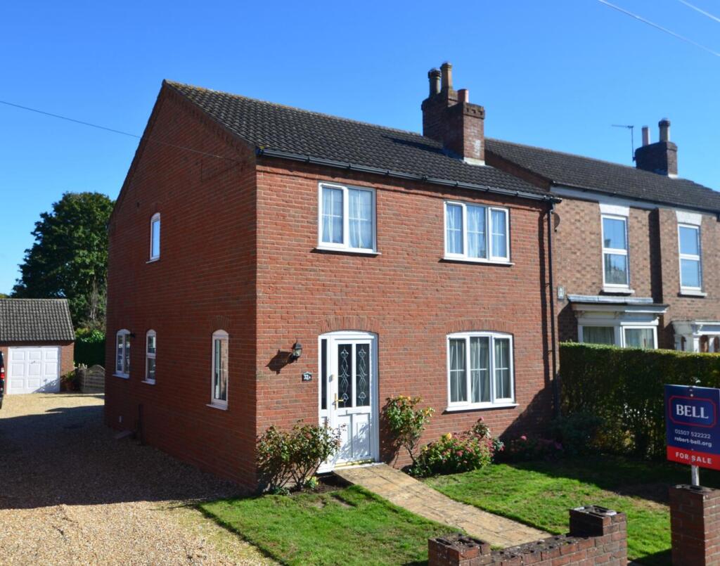 Main image of property: 32a Lincoln Road, Horncastle