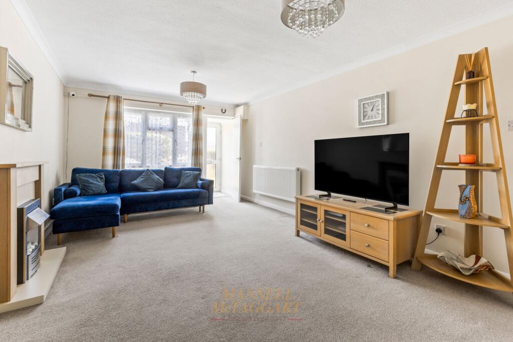 Apartment in Crawley, West Sussex - View 5