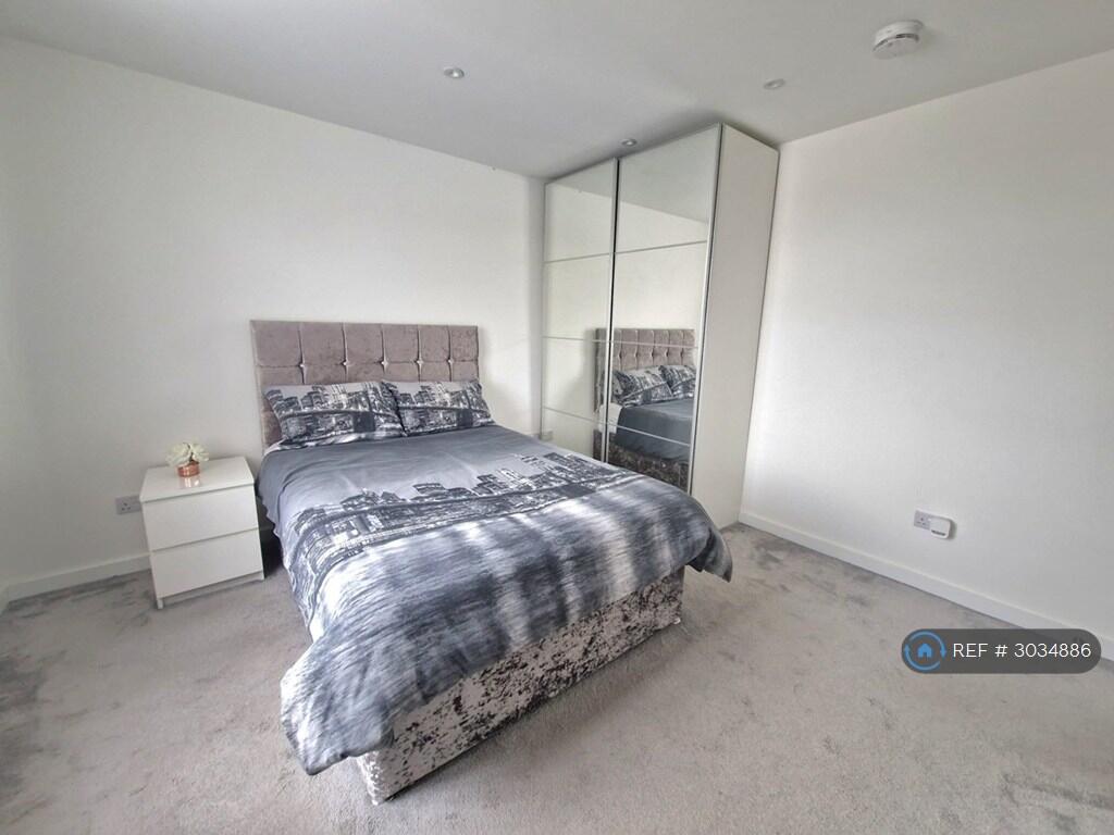 Main image of property: Thornhill Road, Luton, LU4