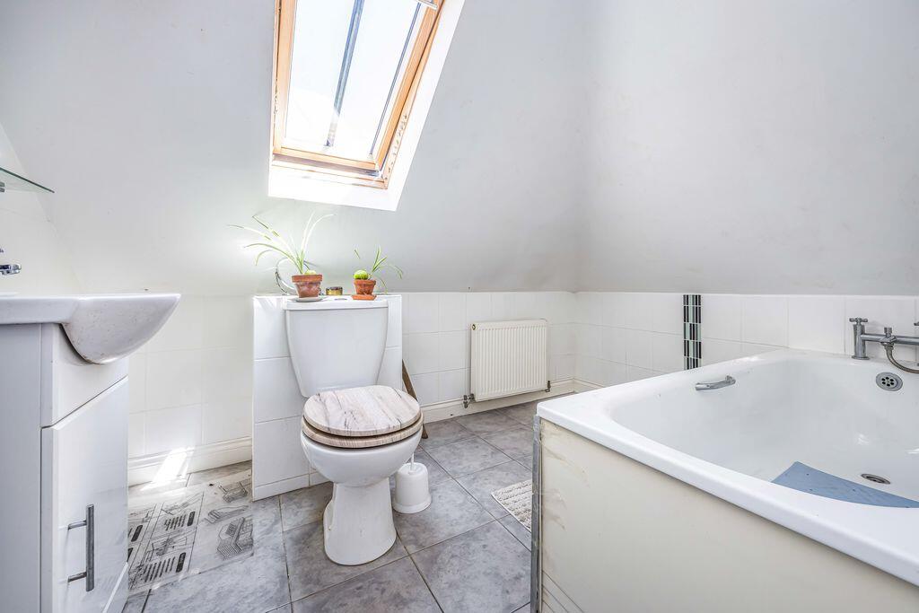 Apartment in Emsworth, Warblington - View 5