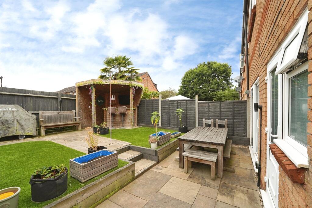 House in Gloucester - View 3