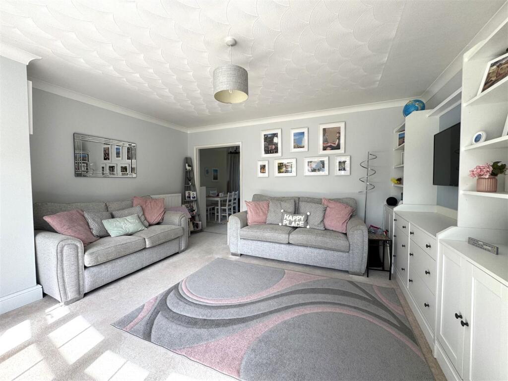 House in Worthing, Ferring - More