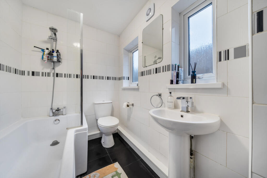 House in Dartford, Stone - View 5