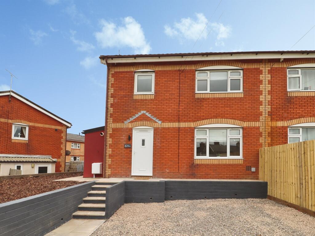 Main image of property: Dan Caerlan, Llantrisant, Pontyclun