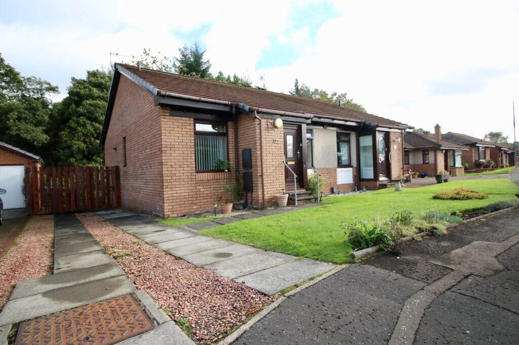 2-bed house on Logan Drive, Cumbernauld, £163,500