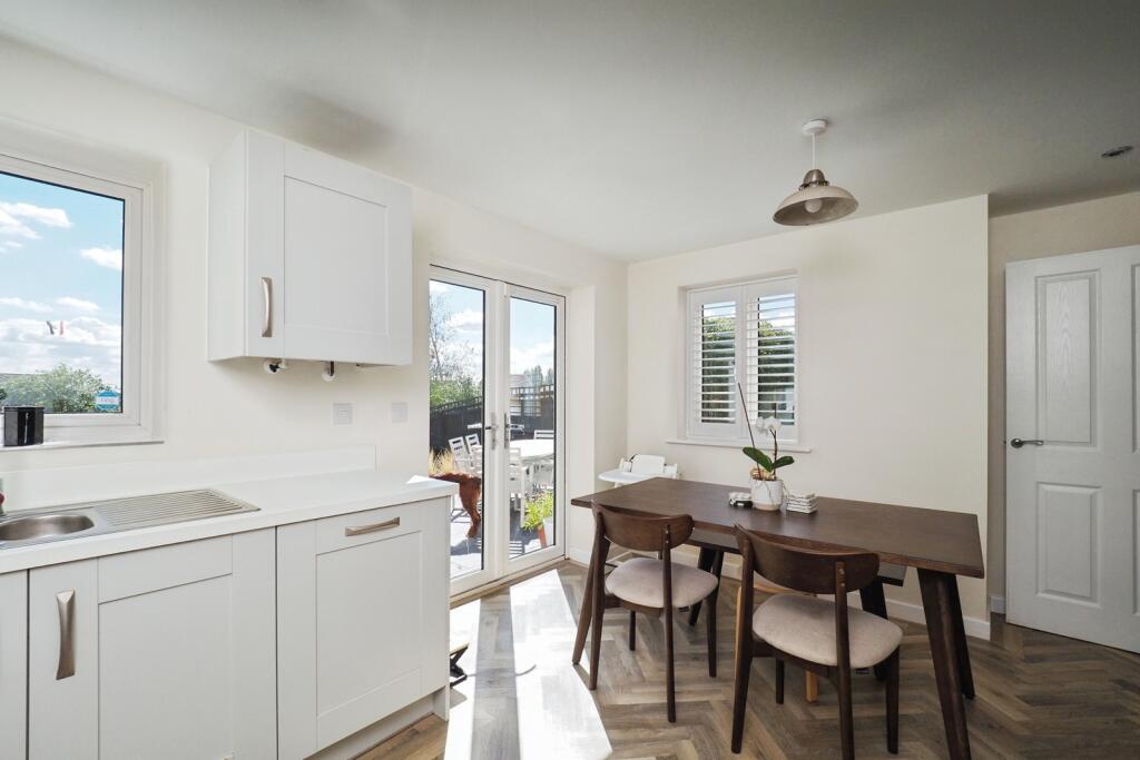 House in Gedling, Nottinghamshire - View 4