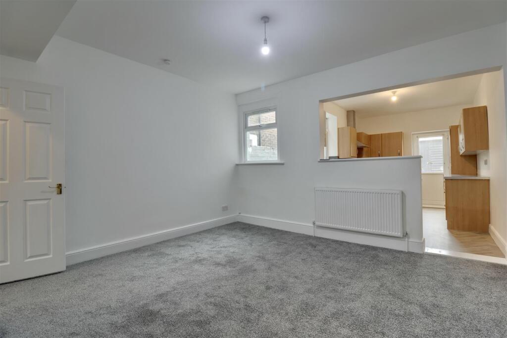 House in Portsmouth, Stamshaw - More