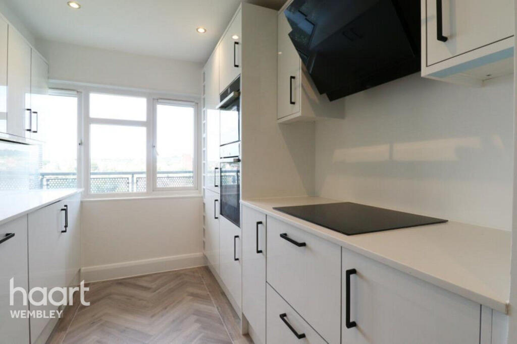 Apartment in London, Kilburn - View 3